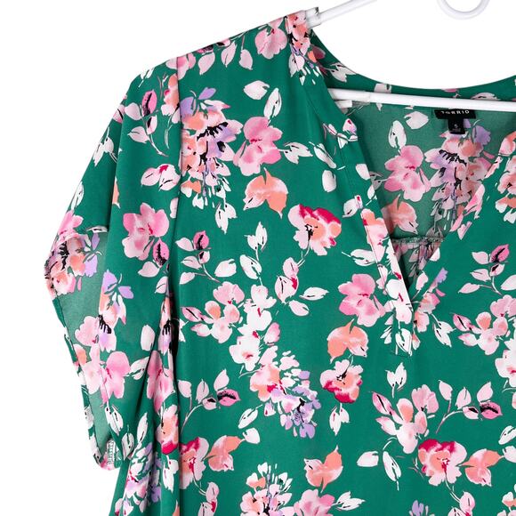 Torrid V-Neck Blouse Tunic Green Pink Floral 5 Spring - Picture 5 of 11